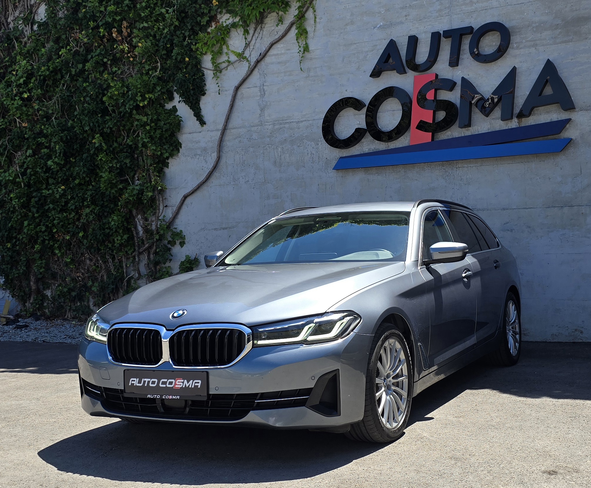 ///VERKAUFT///BMW 530 530d Touring xDrive Aut./AHK/KAMERA/LED/
